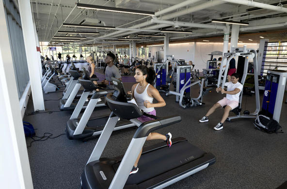 Students working out in the fitness center